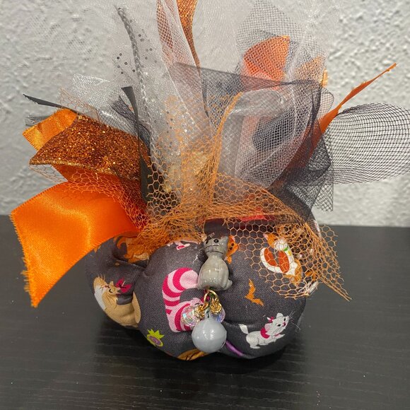 Handmade 🖐Disney Halloween Cat Character pumpkin in orange + grey 4.50" x 4.50" - Picture 1 of 6